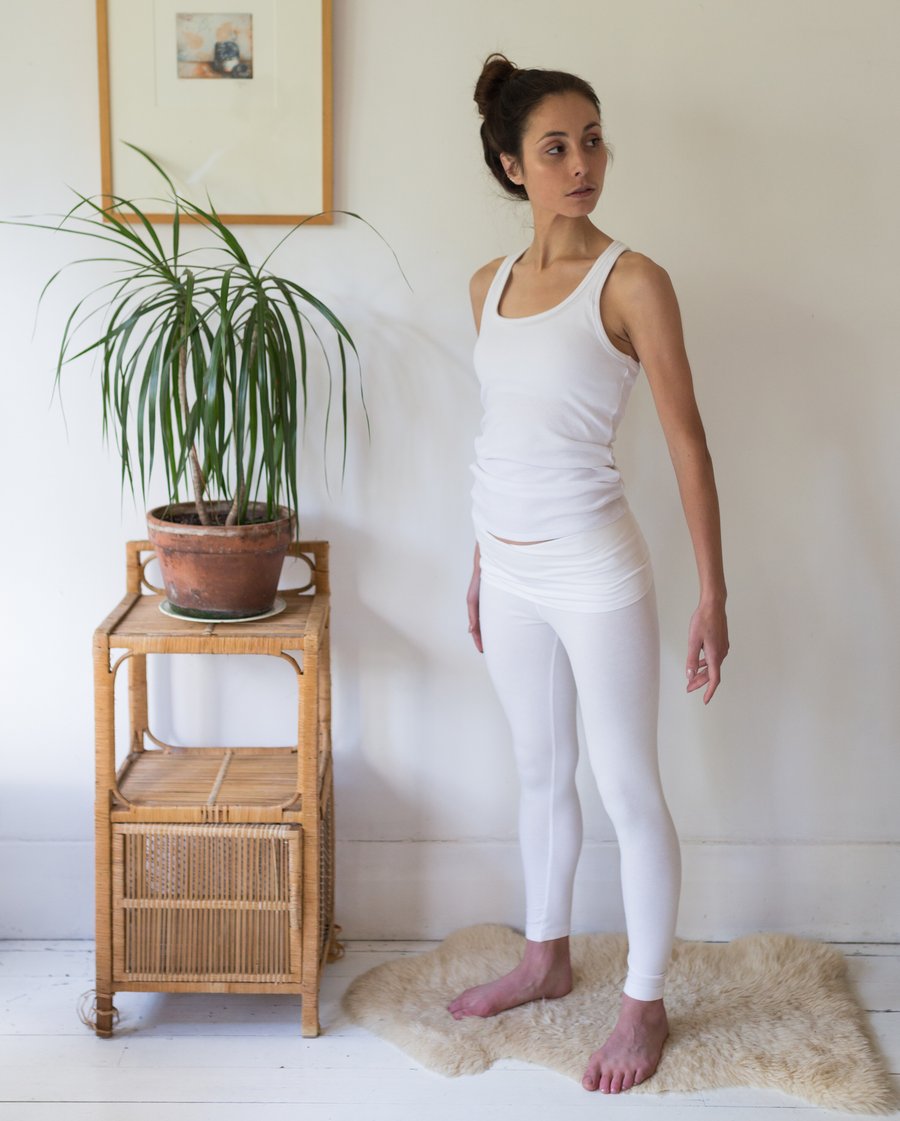 Women in white yoga 2025 pants